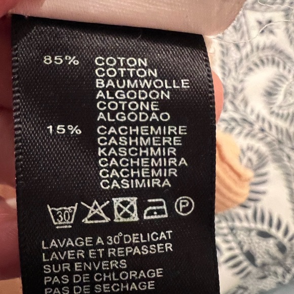 Little Marc Jacobs sweater too. Size 6. - Picture 3 of 5